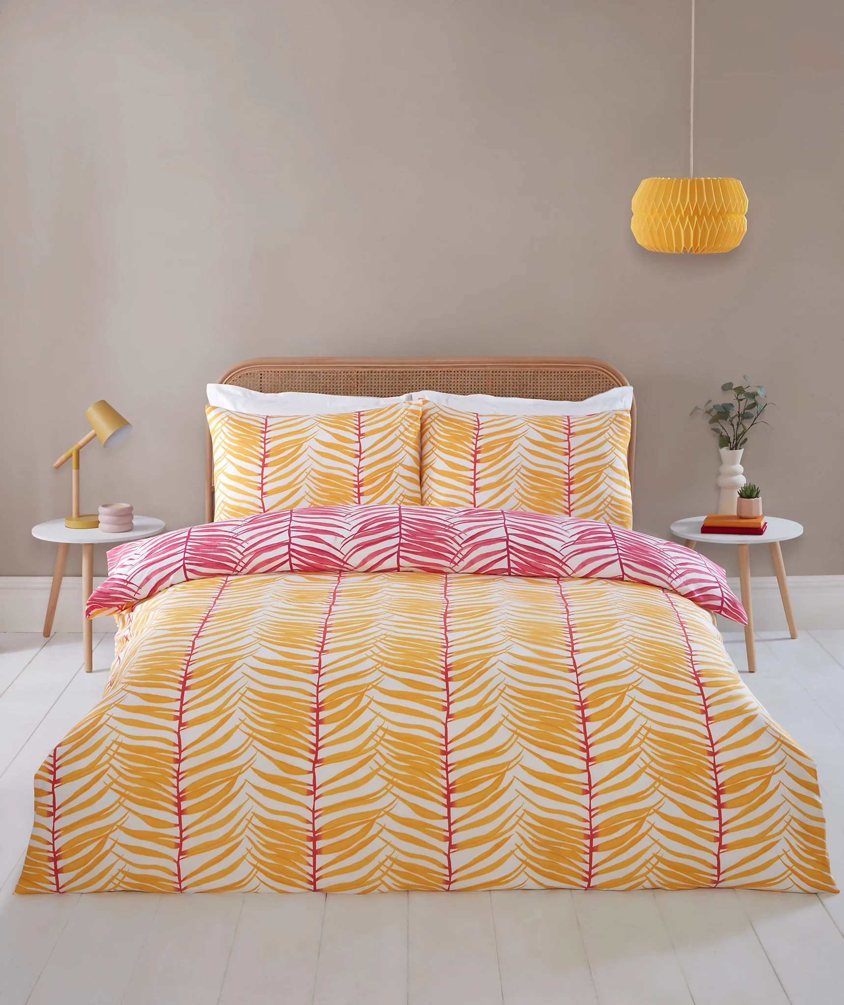 Tropical Trails Polyester Reversible Duvet Cover Set with Pillowcase King Yellow