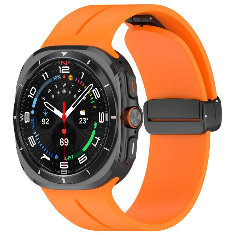 Samsung Galaxy Watch Ultra 47mm Magnetic Folding Buckle Silicone Watch Band (Orange)