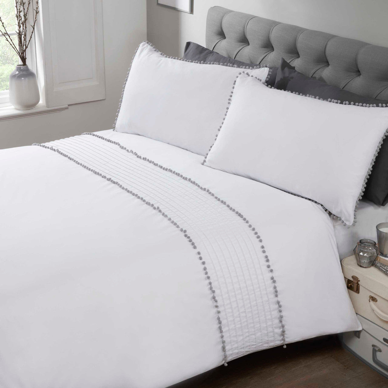 Pom Poms Duvet Set Super King White/Grey