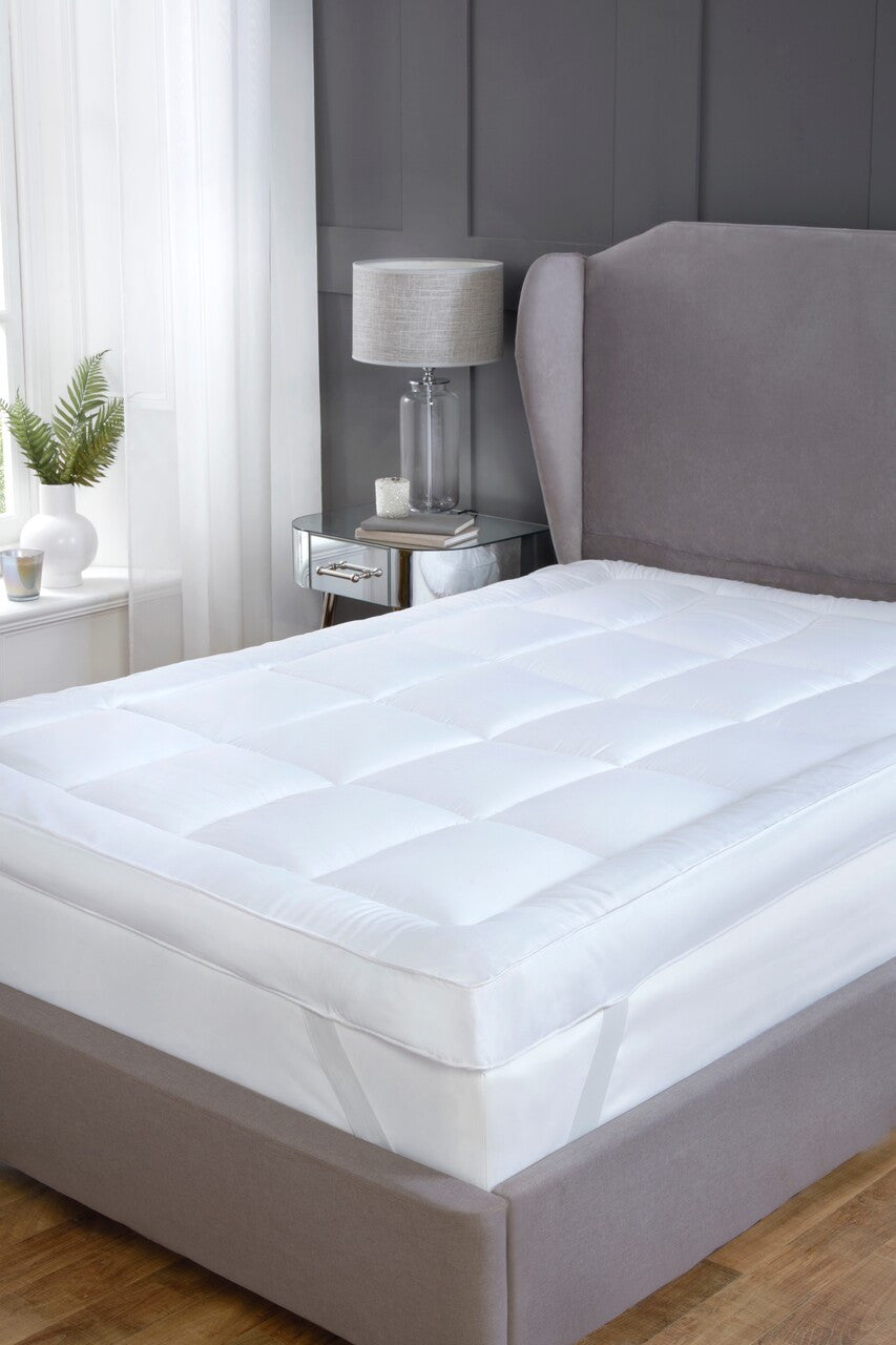 Luxury Mattress Topper Superking White