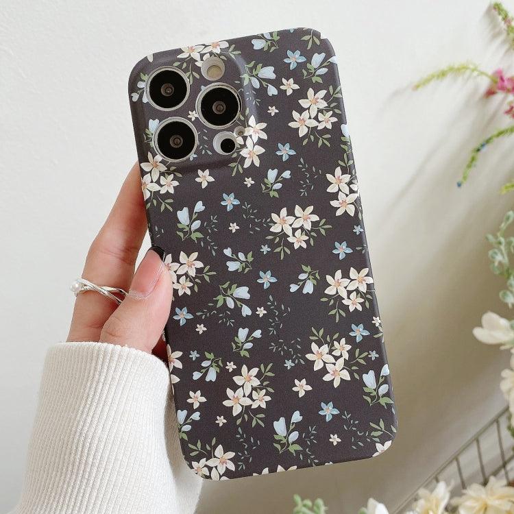 Apple iPhone 14 Water Sticker Flower Pattern PC Phone Case Cover (Black Backgroud White Flower)